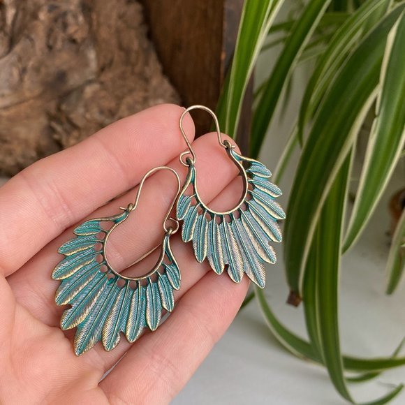NEW! - Metal Bohemian Green Feather Headdress Ethnic Drop Swing Earrings - Picture 4 of 6